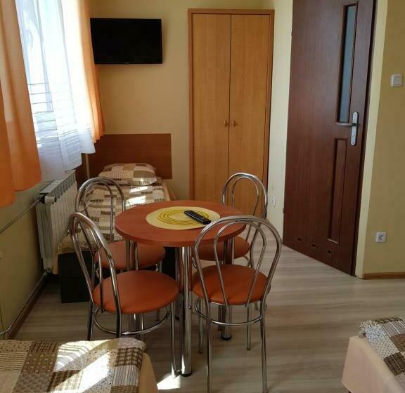 חדר סטנדרט לשלושה, Dom Turysty Salus