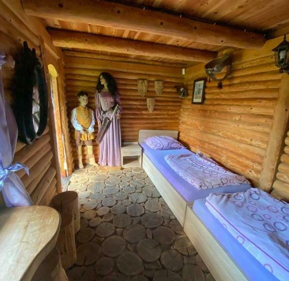 בקתת חדר, Gród Pędzików