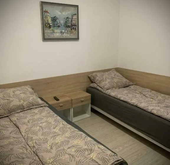 Comfort Kolmen Hengen Huone, Hostel Sportowa