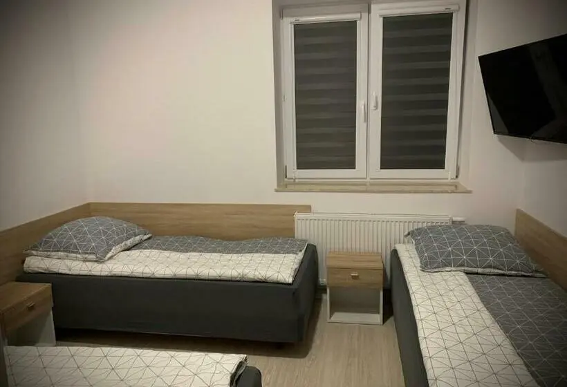 Comfort Kolmen Hengen Huone, Hostel Sportowa
