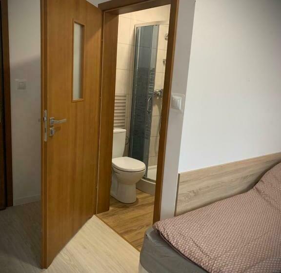 חדר קומפורט לשלושה, Hostel Sportowa