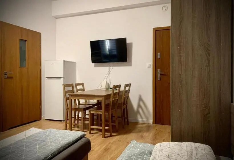Standard Neljän Hengen Huone, Hostel Sportowa