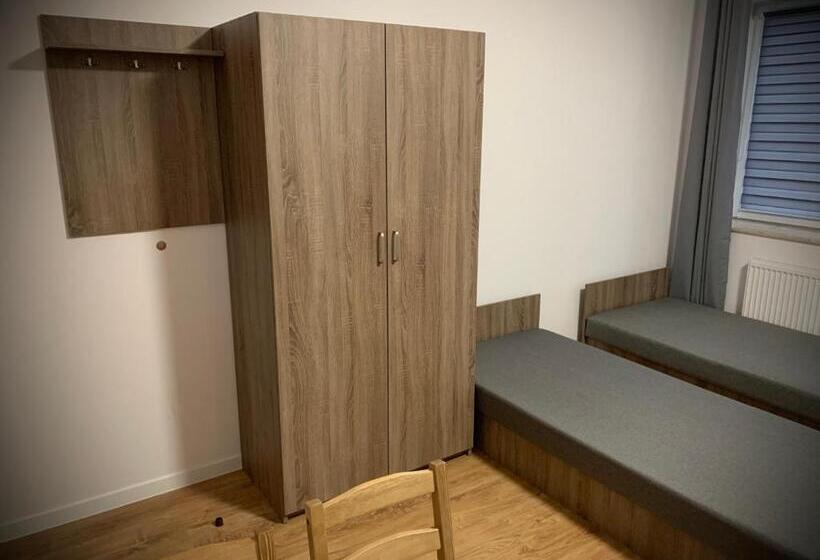 חדר סטנדרט לארבעה, Hostel Sportowa