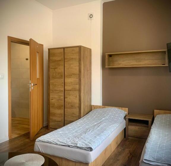 חדר סטנדרט לשלושה, Hostel Sportowa