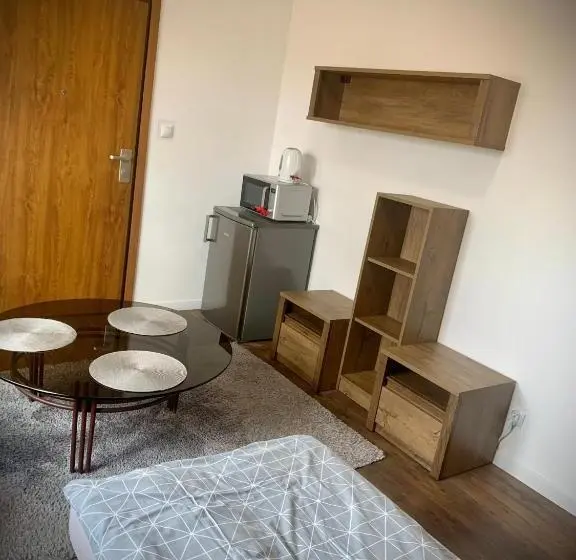 Standard Kolmen Hengen Huone, Hostel Sportowa