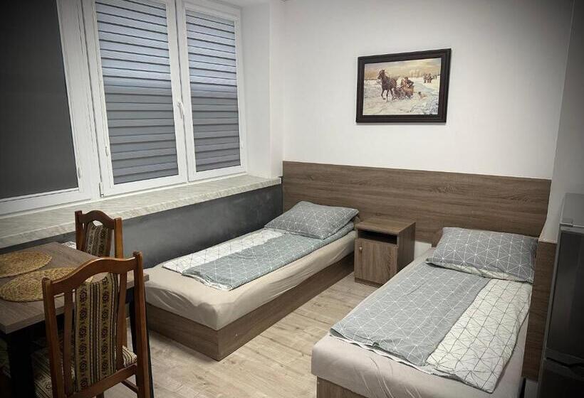 חדר סטנדרט לארבעה, Hostel Sportowa