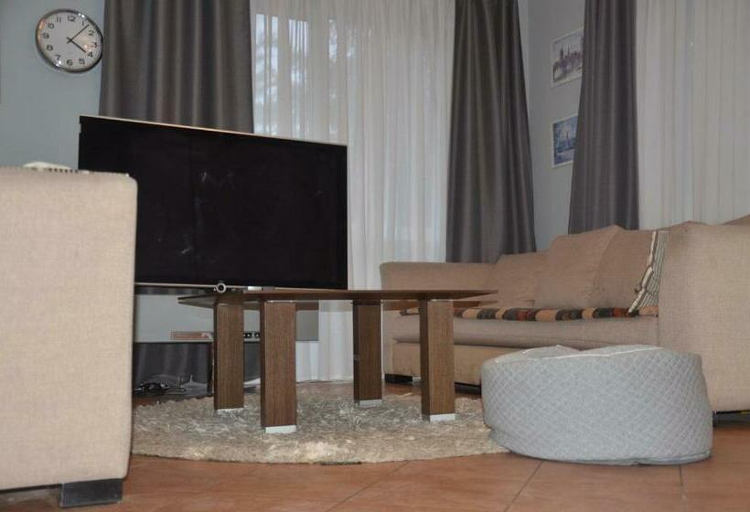 استودیوی استاندارد, Marta