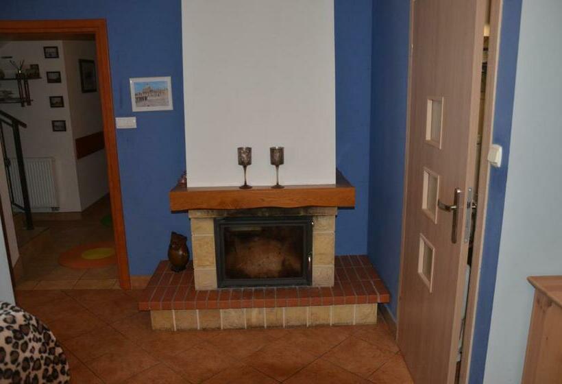 استودیوی استاندارد, Marta