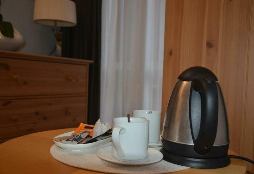 استودیوی استاندارد, Marta