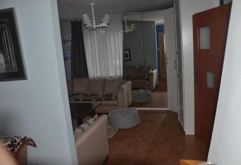 استودیوی استاندارد, Marta