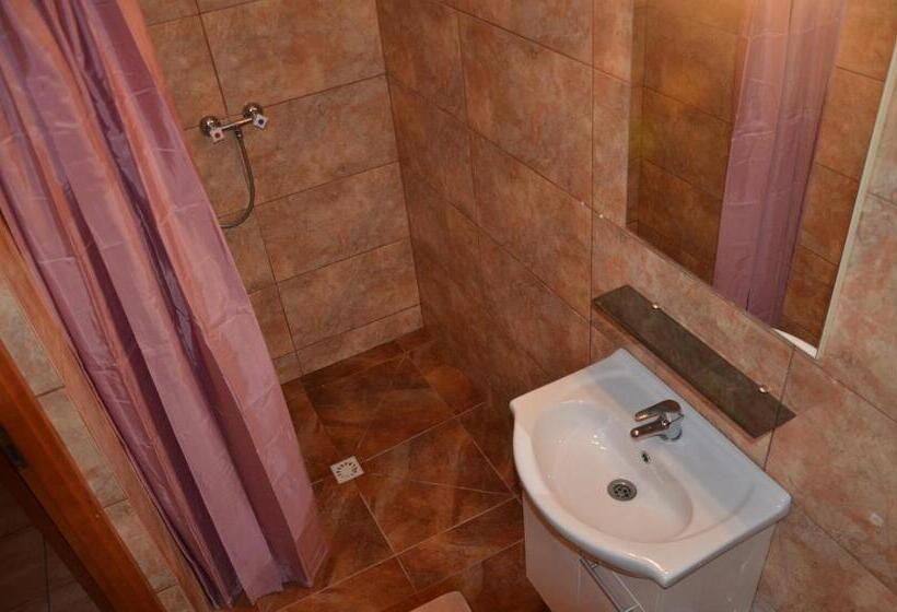 اتاق استاندارد, Marta