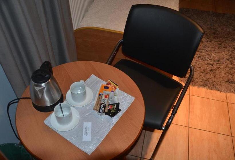 اتاق استاندارد, Marta