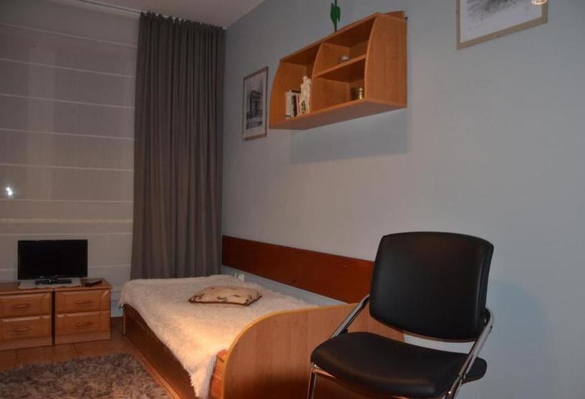 اتاق استاندارد, Marta