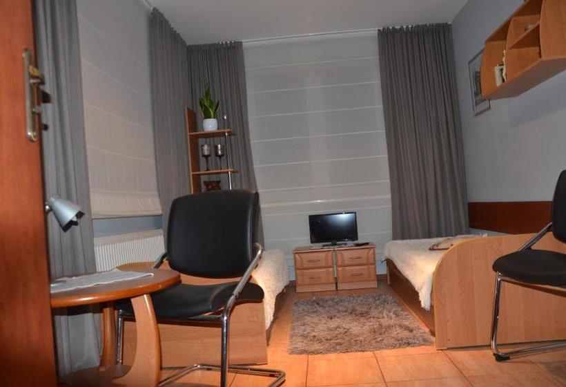 اتاق استاندارد, Marta