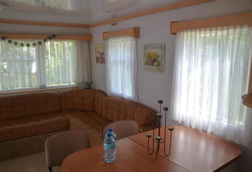 کلبه ییلاقی, Marta