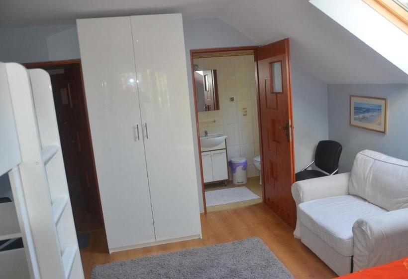 اتاق خانوادگی, Marta