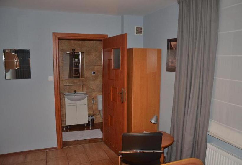 اتاق استاندارد, Marta