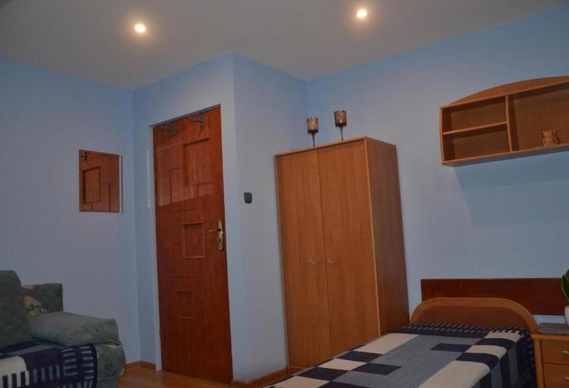 استودیو خانوادگی, Marta