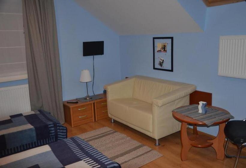 استودیو خانوادگی, Marta