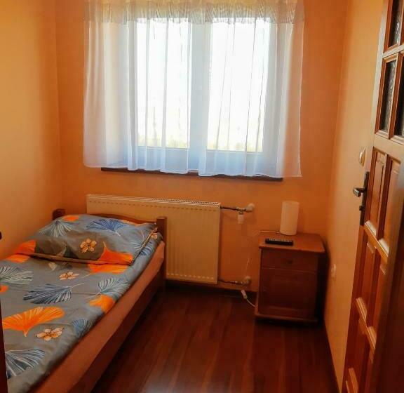 חדר סטנדרט יחיד, Willa Wyrostek