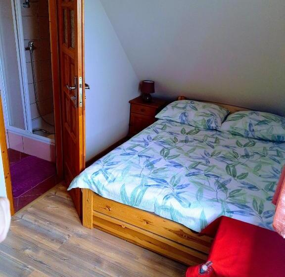 חדר סטנדרט, Willa Wyrostek