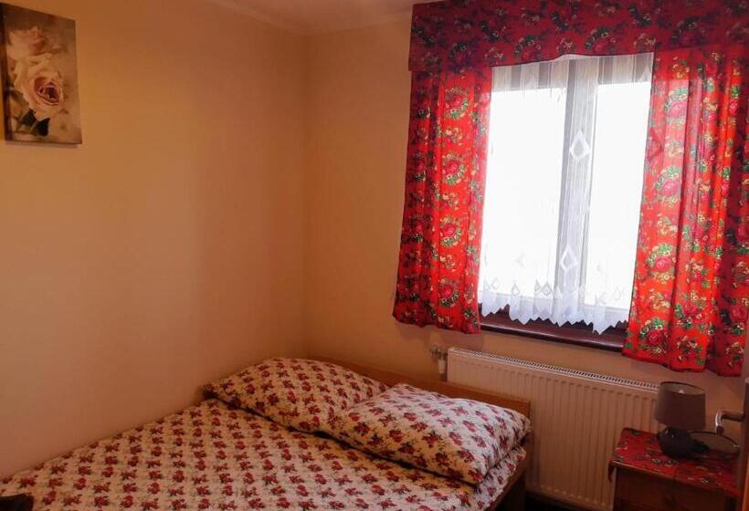 חדר סטנדרט, Willa Wyrostek