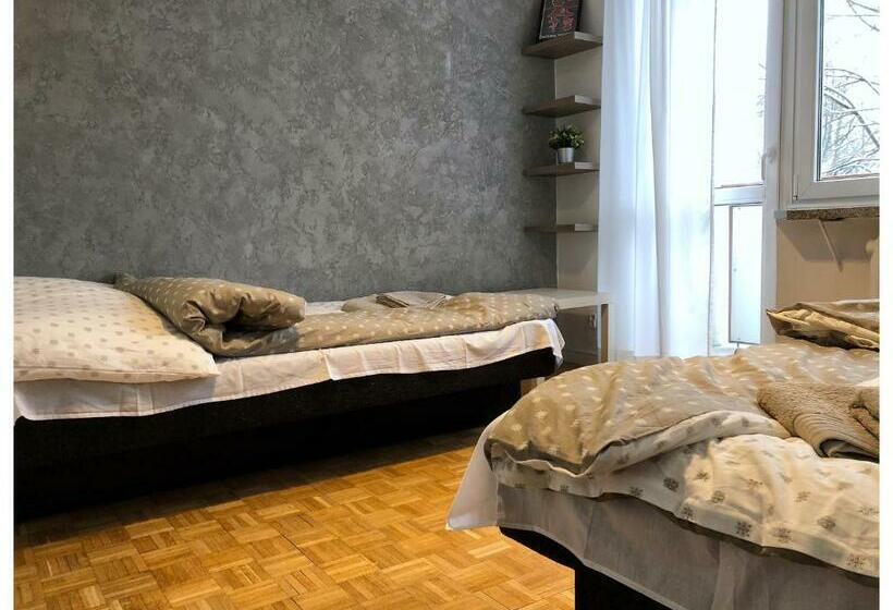 اتاق استاندارد چهارنفره با سرویس بهداشتی مشترک, Kwadrat B&b Jałowego