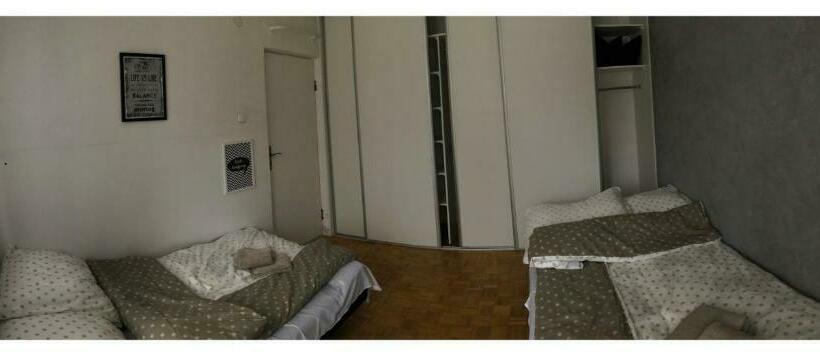 Номер Стандарт Четырехместный Совместный Санузел, Kwadrat B&b Jałowego