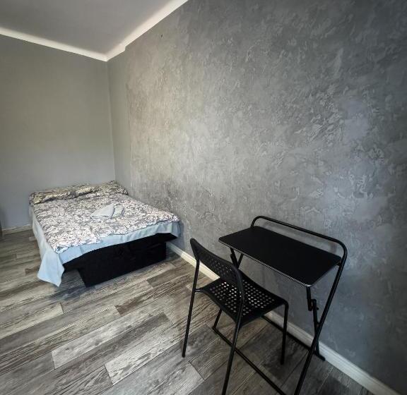 اتاق استاندارد چهارنفره با سرویس بهداشتی مشترک, Kwadrat B&b Jałowego