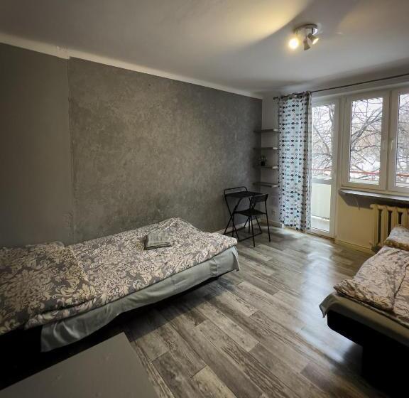 اتاق استاندارد چهارنفره با سرویس بهداشتی مشترک, Kwadrat B&b Jałowego