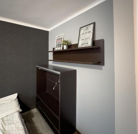 اتاق استاندارد با سرویس بهداشتی مشترک, Kwadrat B&b Jałowego