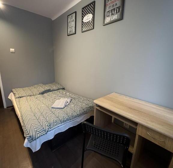 Номер Стандарт, Kwadrat B&b Jałowego