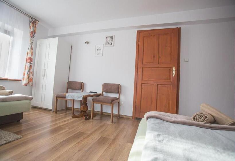 חדר סטנדרט, Nad Cedronem