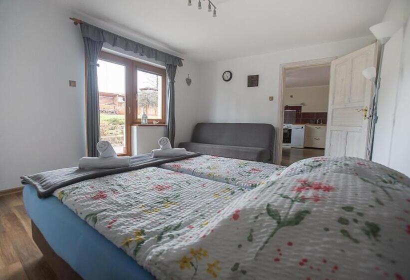 סטודיו משפחתי, Nad Cedronem