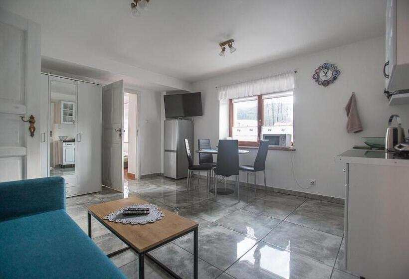 דירת שני חדרים, Nad Cedronem