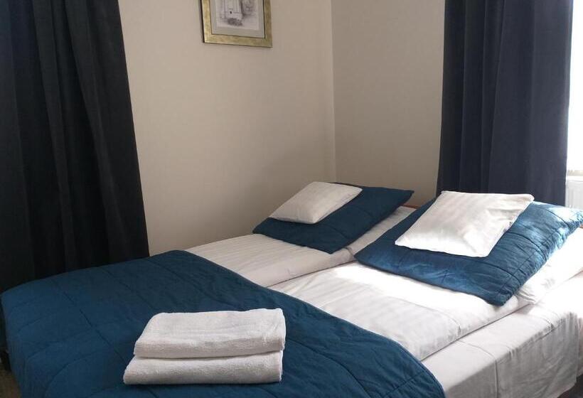 חדר לארבעה סטנדרטי עם נוף לגינה, Apartamenty I Pokoje Gościnne Kołodziejówka