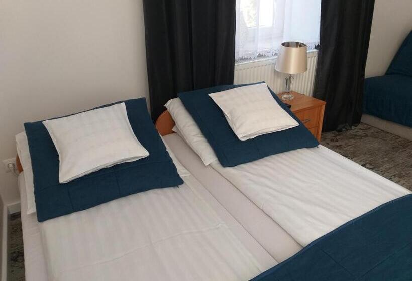 חדר לארבעה סטנדרטי עם נוף לגינה, Apartamenty I Pokoje Gościnne Kołodziejówka