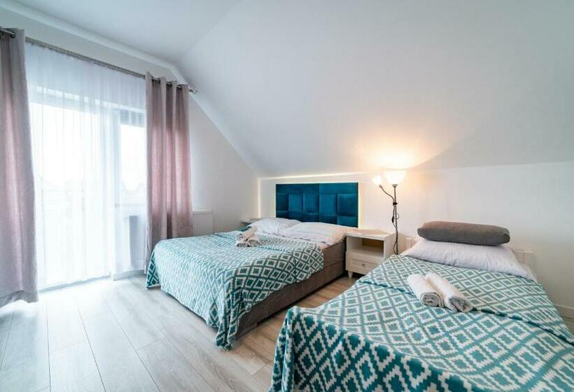 غرفة قياسية ثلاثية, Pokoje Na żurawiej 10