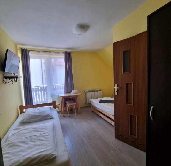 スタンダードトリプルルーム, Willa Gazda