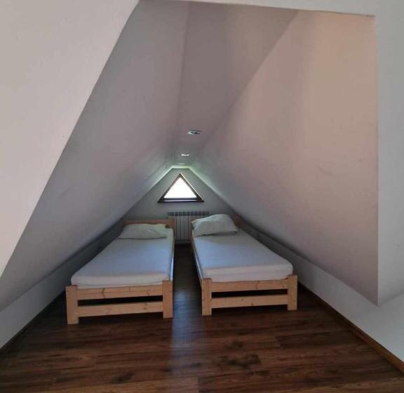 ファミリールーム, Willa Gazda