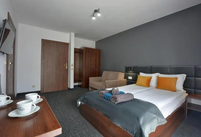 Standard Triple Room with Terrace, Willa Maja