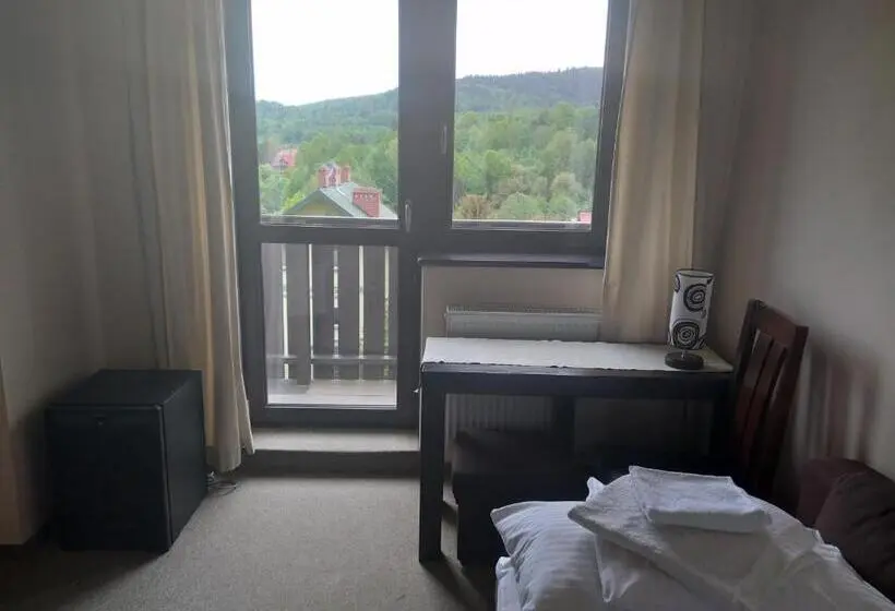 Standard Triple Room with Terrace, Pensjonat Trojak