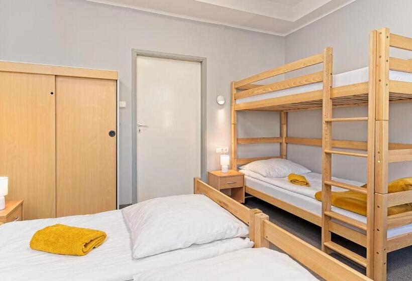 חדר סטנדרט לשלושה, Ośrodek Wojków Kowary Koło Karpacza