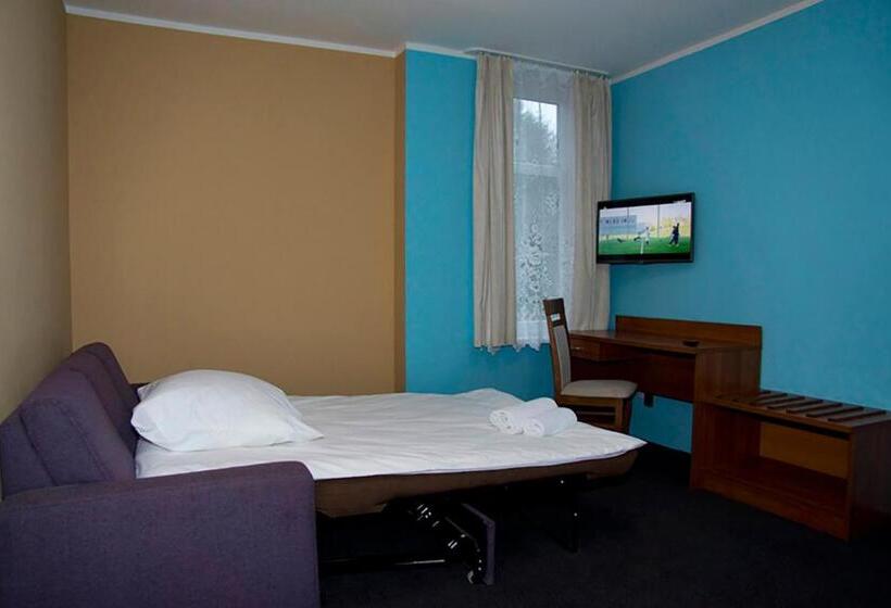 スタンダードスタジオ, Pensjonat Pory Roku