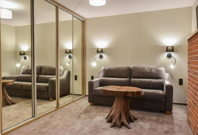 Номер Deluxe, Strzelnica Hotel I Restauracja