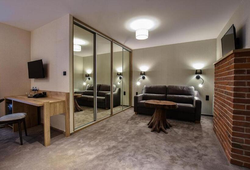 Номер Deluxe, Strzelnica Hotel I Restauracja