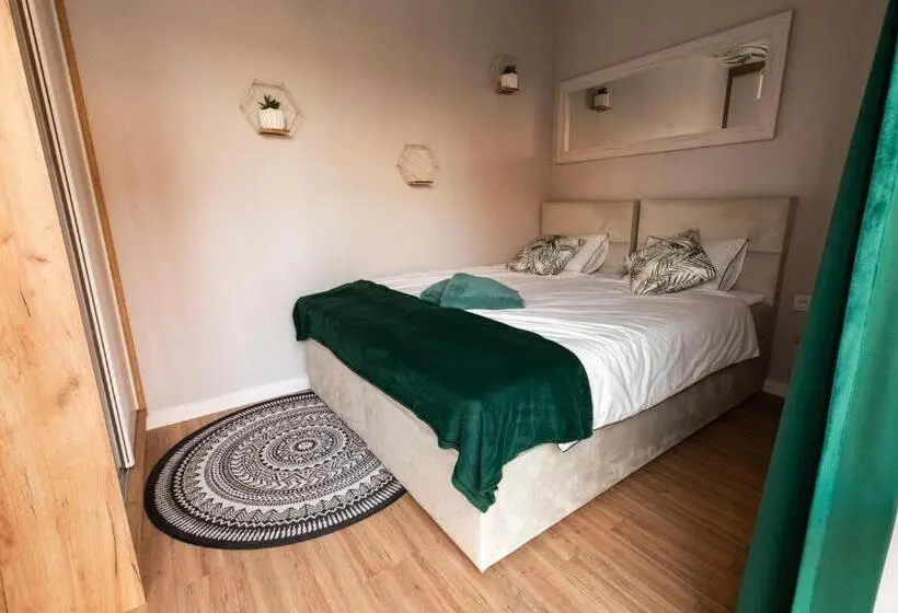 Premium Neljän Hengen Huone, Stylowe Apartamenty Plewiska