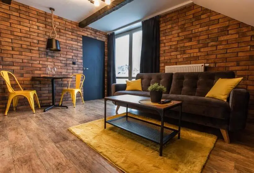 Standard Neljän Hengen Huone Parveke, Stylowe Apartamenty Plewiska