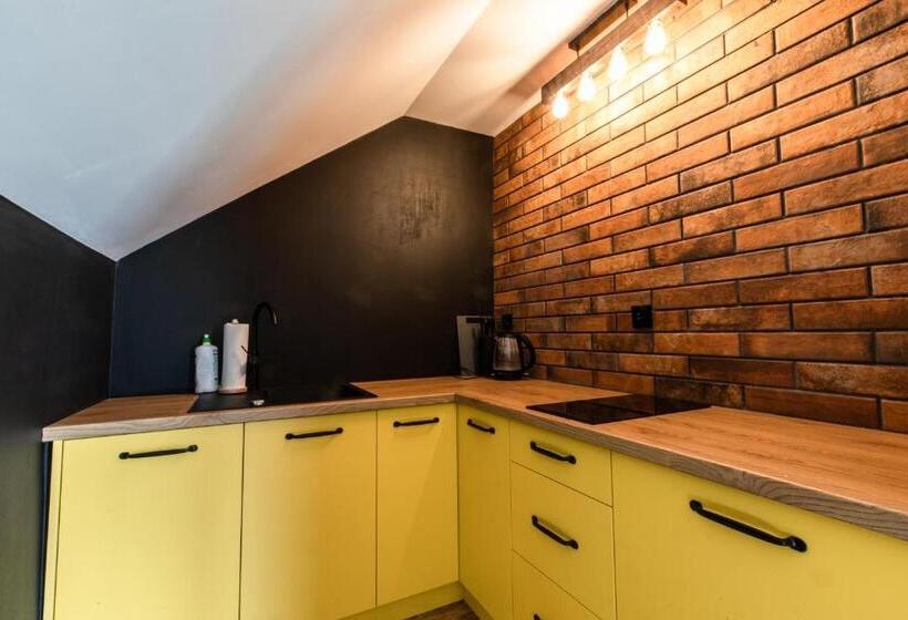 Четырехместный Номер Стандарт с Балконом, Stylowe Apartamenty Plewiska