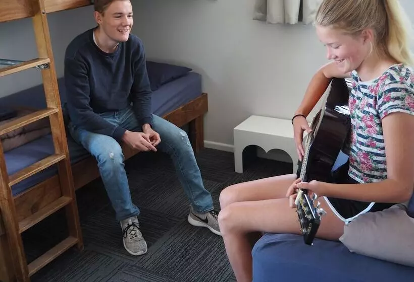 ルームシェアのワンベッド, Tasman Bay Backpackers